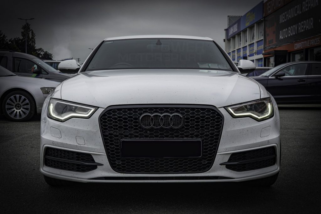 RS6 Style Honeycomb Grille With Night Vision Camera Holder For 2013-2014 Audi A6 C7 S6 | Gloss Black Stone Carbon